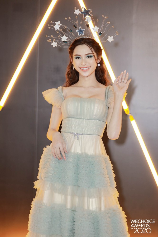 Lâm Khánh Chi, Link Lee và dàn người đẹp chuyển giới xinh đẹp rực rỡ tại thảm đỏ WeChoice - ảnh 5
