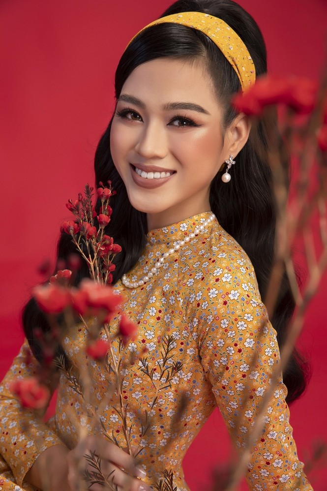 Ngắm Top 3 Hoa Hậu Việt Nam 2020 đẹp sắc sảo, ấn tượng trong những tà áo dài đón Tết - ảnh 8