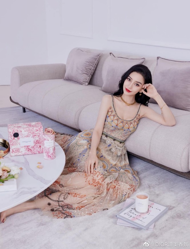 Cùng quảng cáo nước hoa Dior, hai đại sứ Jisoo (BLACKPINK) và Angela Baby lại được đem ra so sánh - ảnh 6