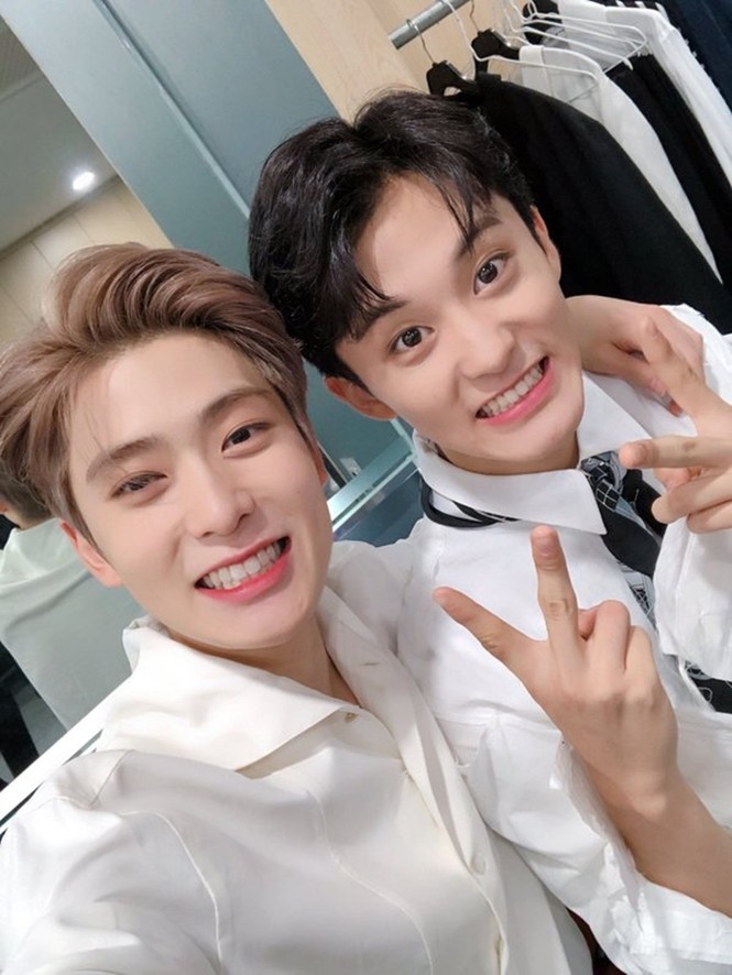 Bạn sẽ chọn chỗ ngồi nào trên chuyến xe bus toàn các nam idol sở hữu visual hàng đầu K-Pop? - ảnh 4