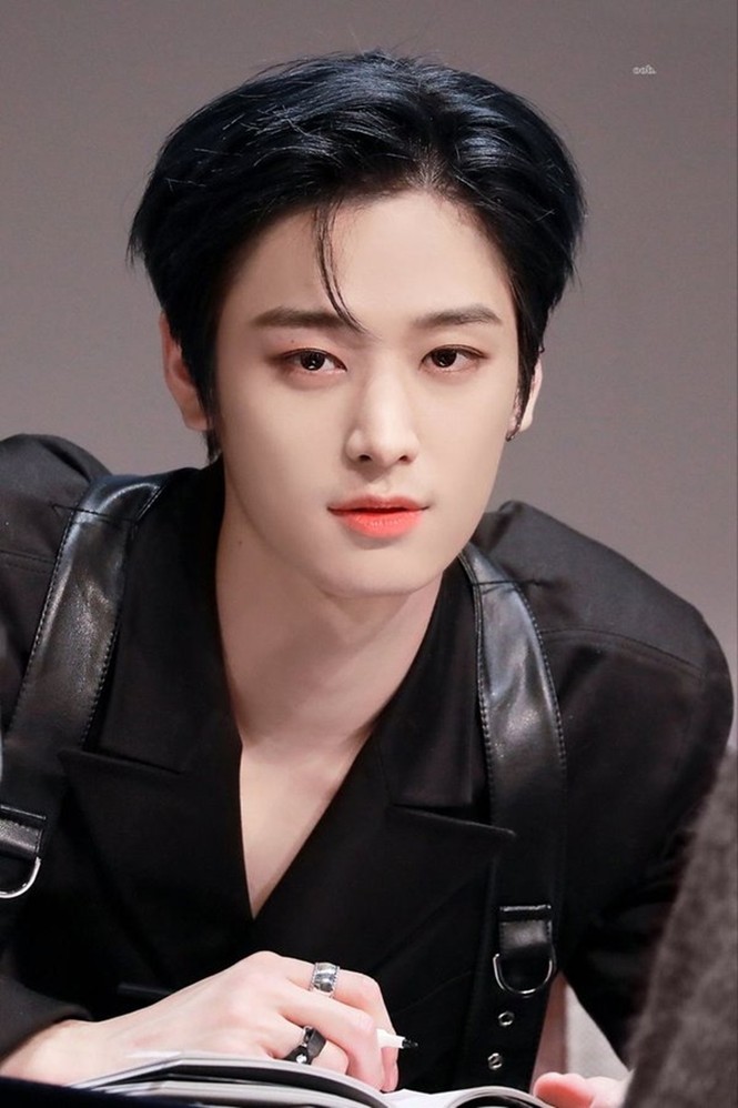 Bạn sẽ chọn chỗ ngồi nào trên chuyến xe bus toàn các nam idol sở hữu visual hàng đầu K-Pop? - ảnh 8