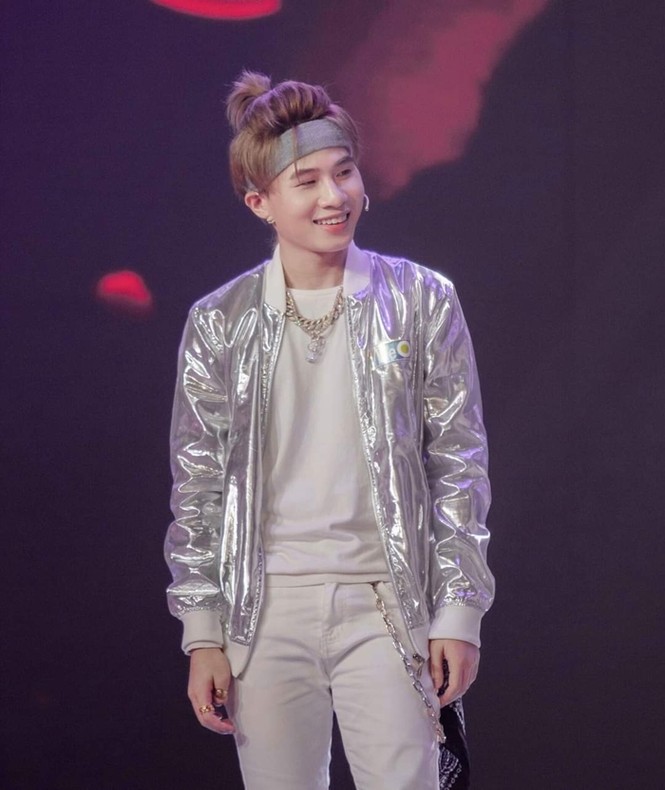Nam thần tuổi Sửu: Trong vòng một năm Jack lên đời phong cách thời trang như idol Hàn - ảnh 2