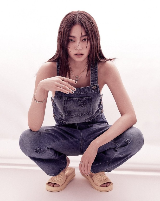 Jennie (BLACKPINK) debut làm biên tập viên thời trang của VOGUE Hàn, tự sản xuất bộ ảnh cho chính mình? - ảnh 4