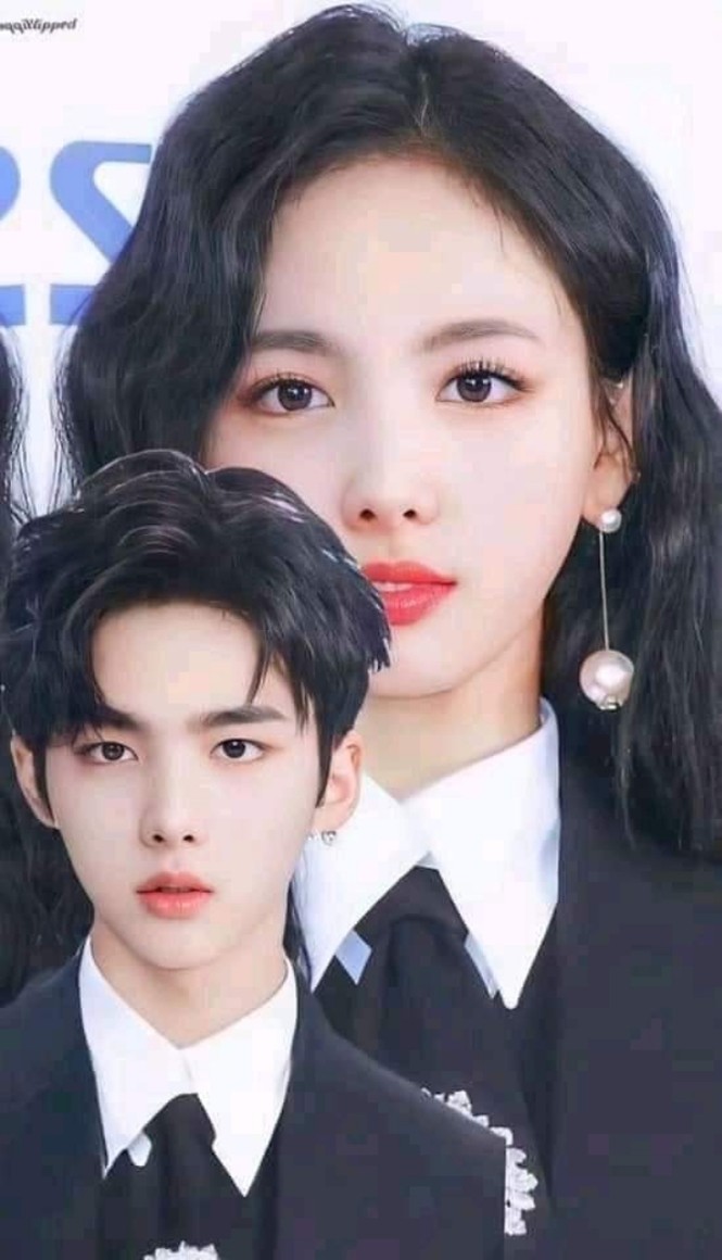 Ngắm loạt ảnh TWICE hoá “mỹ nam”, netizen đồng loạt công nhận dù là nam hay nữ thì visual đều quá “mlem” - ảnh 1