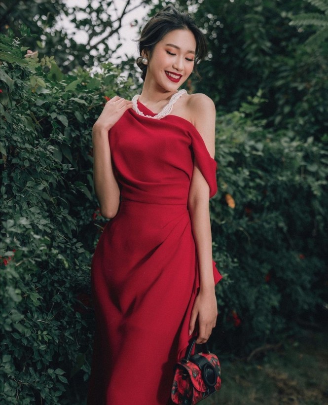 Thiều Bảo Trâm, Doãn Hải My, Hoa hậu H’Hen Niê cùng dàn sao Việt diện tông màu đỏ rực trong tuần đầu tiên của năm mới - ảnh 7
