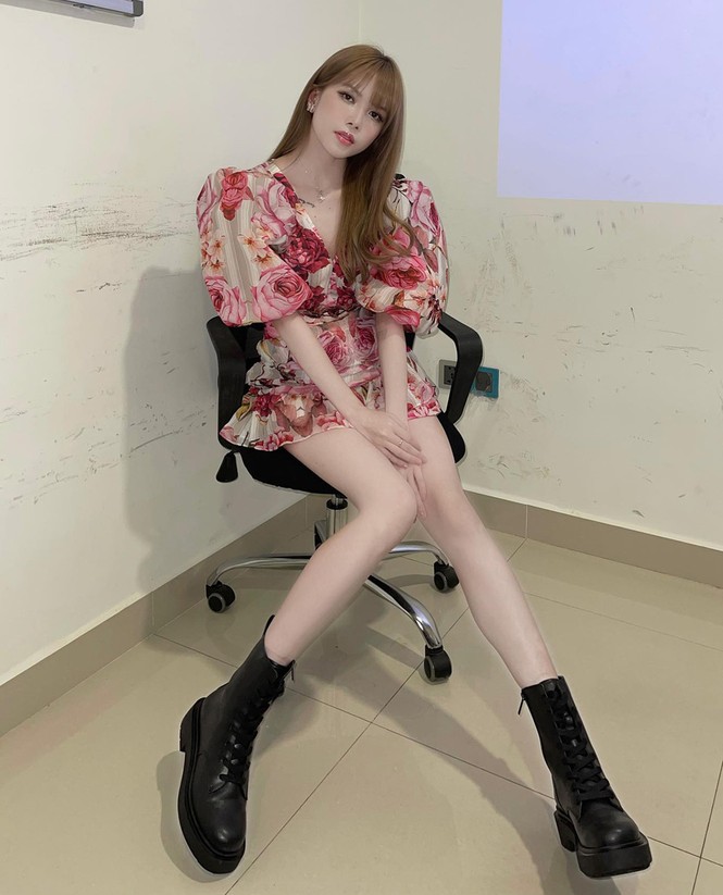 Thiều Bảo Trâm, Doãn Hải My, Hoa hậu H’Hen Niê cùng dàn sao Việt diện tông màu đỏ rực trong tuần đầu tiên của năm mới - ảnh 4