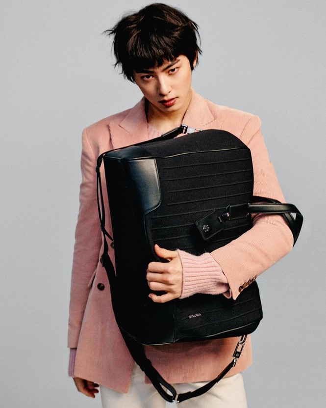 Full bộ ảnh gây tranh cãi của Cha Eun Woo trên GQ Hàn, mặc cả váy nhưng nhìn tổng thể lại đẹp trai ấn tượng - ảnh 5