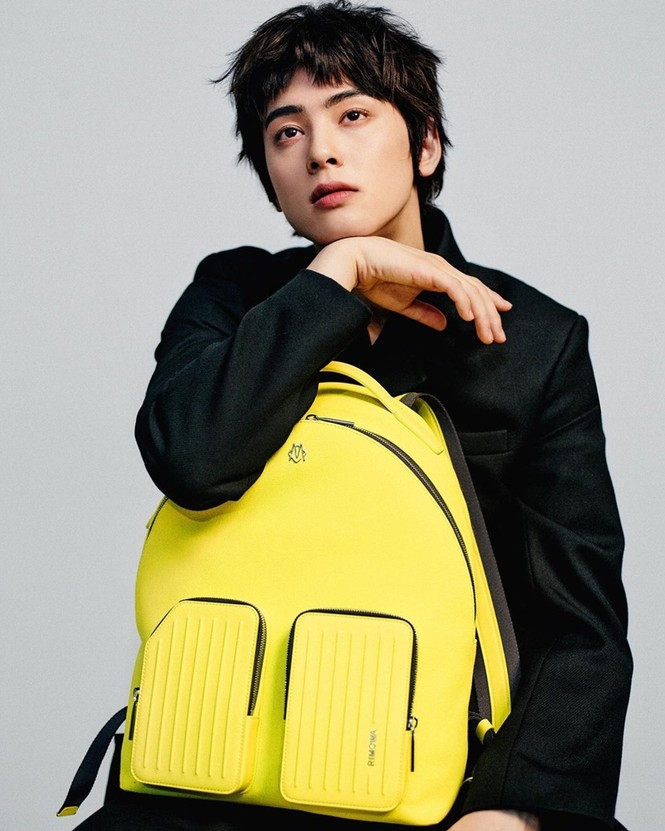 Full bộ ảnh gây tranh cãi của Cha Eun Woo trên GQ Hàn, mặc cả váy nhưng nhìn tổng thể lại đẹp trai ấn tượng - ảnh 1
