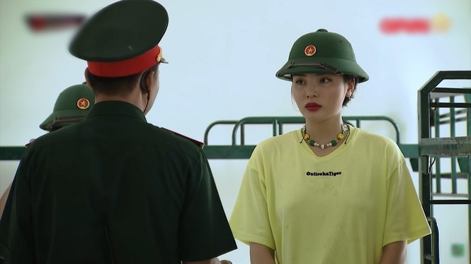 Kỳ Duyên “nhắc bài” Hậu Hoàng khi nghề “diu túp bơ” không được biết đến trong quân ngũ - ảnh 4