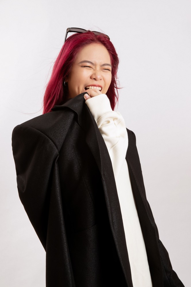 Kết hợp với con gái của diva Mỹ Linh, Tlinh