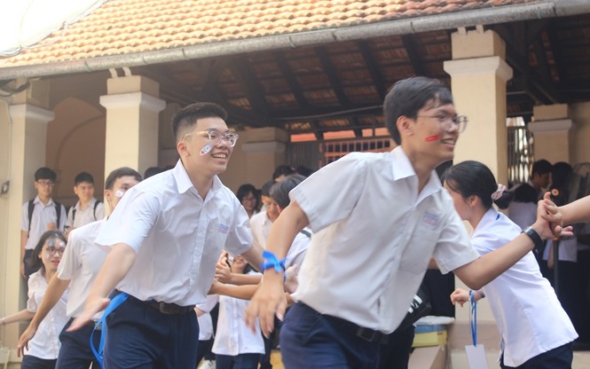 TỐC 1720 – “Kết thúc đẹp” của thế hệ 17–20 trường THPT Chuyên Lê Hồng Phong - ảnh 1