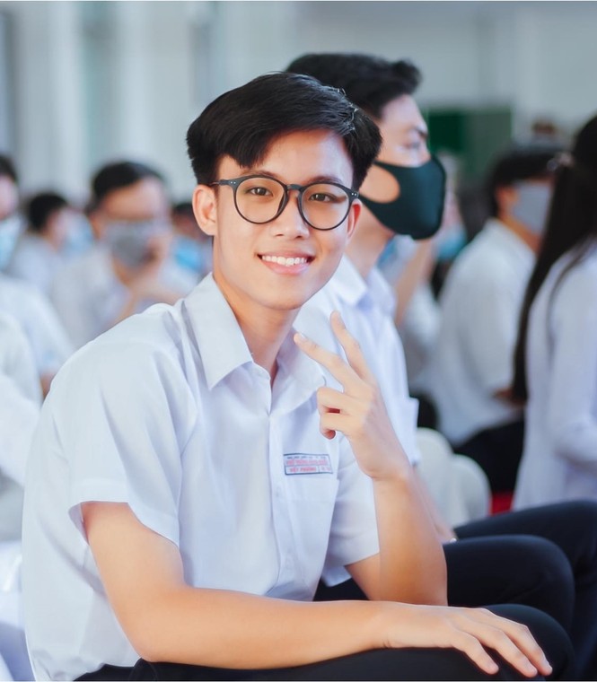 Nam sinh viết ca khúc về 13 chiến sĩ hy sinh ở Rào Trăng: Nhịn ăn để hoàn thành trong đêm - ảnh 3
