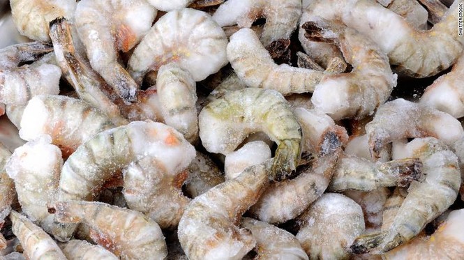 Trung Quốc phát hiện cánh gà nhập khẩu từ Brazil nhiễm vi-rút COVID-19 - ảnh 2