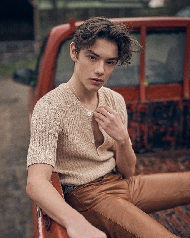Louis Partridge - Nam thần tuổi teen mới nổi của bom tấn