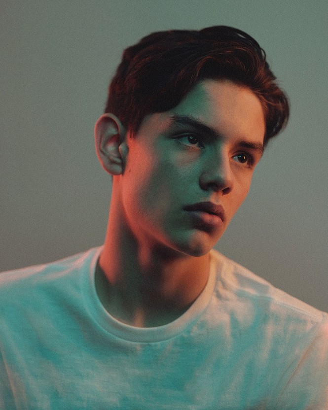 Louis Partridge - Nam thần tuổi teen mới nổi của bom tấn