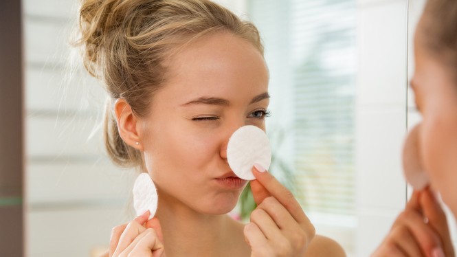 Mùa Đông cũng cần bôi kem chống nắng, và bạn nhất định không được bỏ qua những bộ phận này - ảnh 1