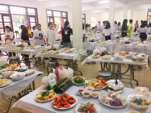 Liên hoan tổng kết năm học sang chảnh như tiệc cưới, dân mạng để lại bình luận thích thú - ảnh 3