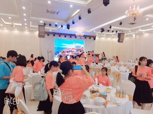 Liên hoan tổng kết năm học sang chảnh như tiệc cưới, dân mạng để lại bình luận thích thú - ảnh 5