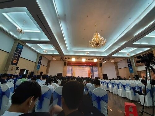 Liên hoan tổng kết năm học sang chảnh như tiệc cưới, dân mạng để lại bình luận thích thú - ảnh 7