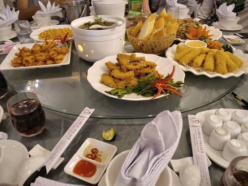 Liên hoan tổng kết năm học sang chảnh như tiệc cưới, dân mạng để lại bình luận thích thú - ảnh 4