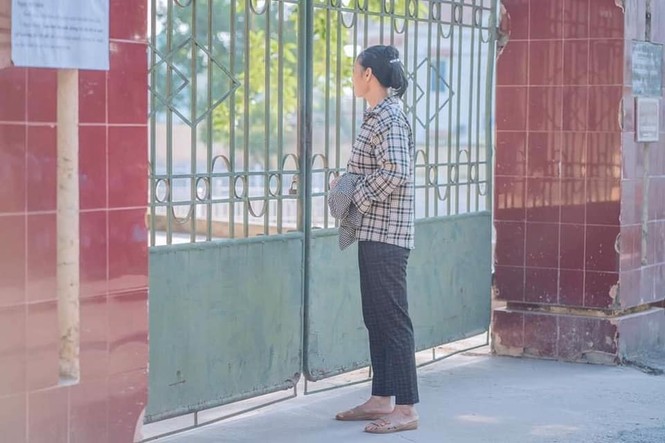 Hình ảnh xúc động trong mùa thi năm 2020: Mẹ luôn là người tuyệt vời nhất! - ảnh 2