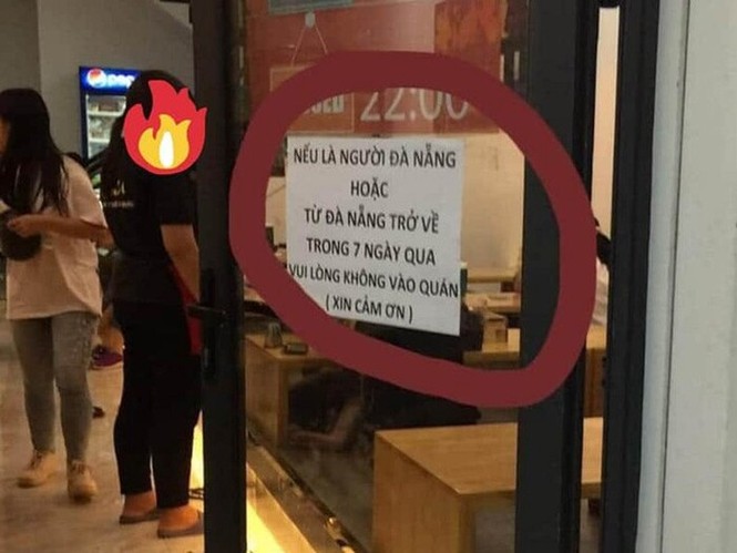 Quán mì treo biển đề nghị