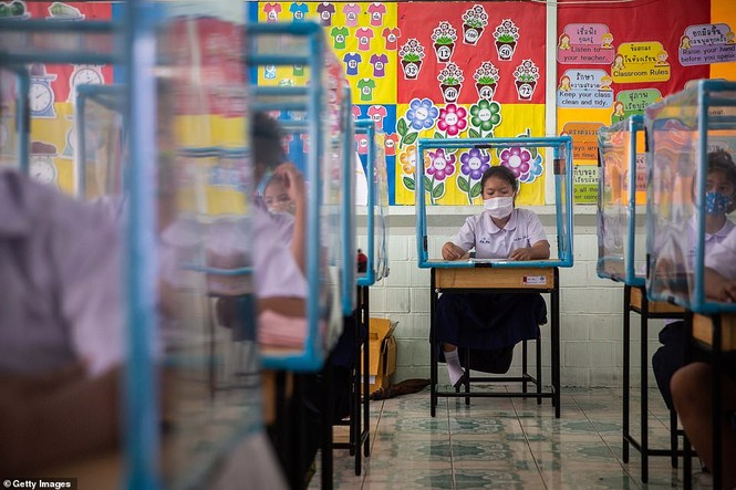Đến trường an toàn: Học sinh Thái Lan học và chơi trong buồng giãn cách xã hội - ảnh 5