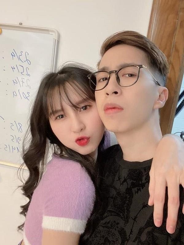 Trước lùm xùm