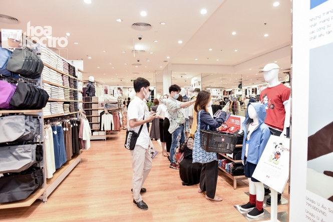 Các tín đồ mua sắm chú ý: UNIQLO chính thức mở cửa hàng thứ hai tại Hà Nội rộng 2000 m2 - ảnh 1