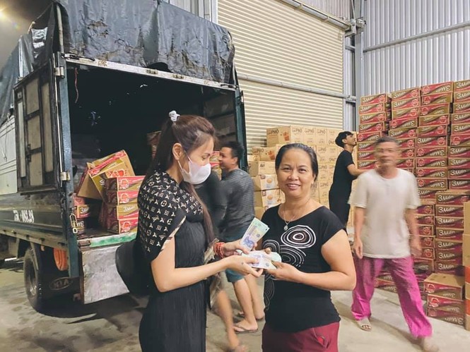 Xuất hiện tài khoản Facebook giả mạo ca sĩ Thuỷ Tiên để lừa đảo quyên góp tiền cứu trợ - ảnh 2