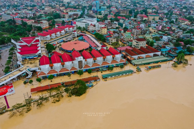 Chùm ảnh Quảng Trị ngập trong
