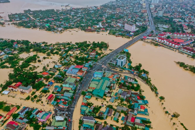 Chùm ảnh Quảng Trị ngập trong