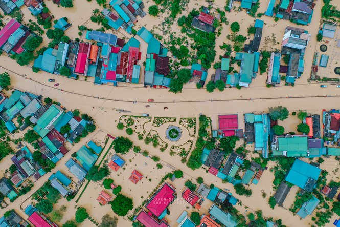 Chùm ảnh Quảng Trị ngập trong