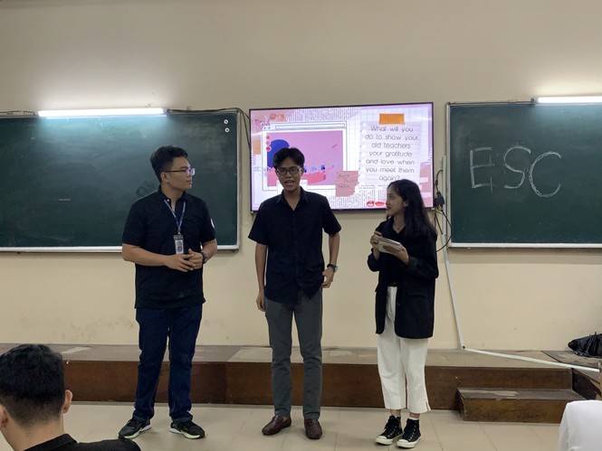 Sinh viên Đại học Sư phạm Kĩ thuật TP.HCM cùng nhau nâng cao kỹ năng tiếng Anh giao tiếp - ảnh 3