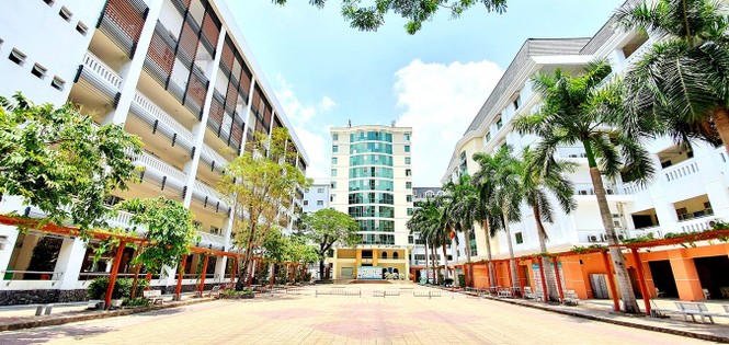 Thêm hàng loạt trường ĐH tại TP.HCM cho sinh viên nghỉ học vì liên quan đến ca COVID-19 - ảnh 2