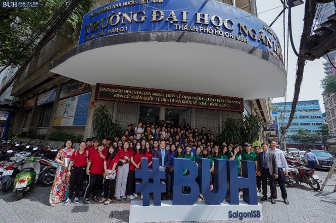 Thêm hàng loạt trường ĐH tại TP.HCM cho sinh viên nghỉ học vì liên quan đến ca COVID-19 - ảnh 4
