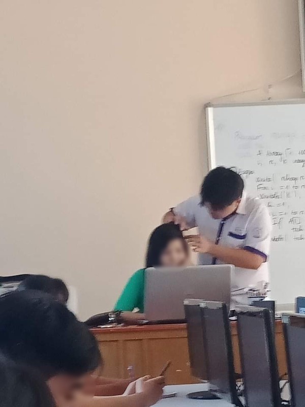 Nam sinh tình nguyện
