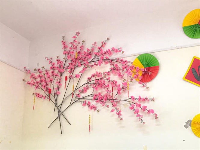 Teen Ninh Bình trang hoàng lớp học đón Tết: Lì xì, câu đối đỏ, bánh chưng xanh đều có đủ! - ảnh 8