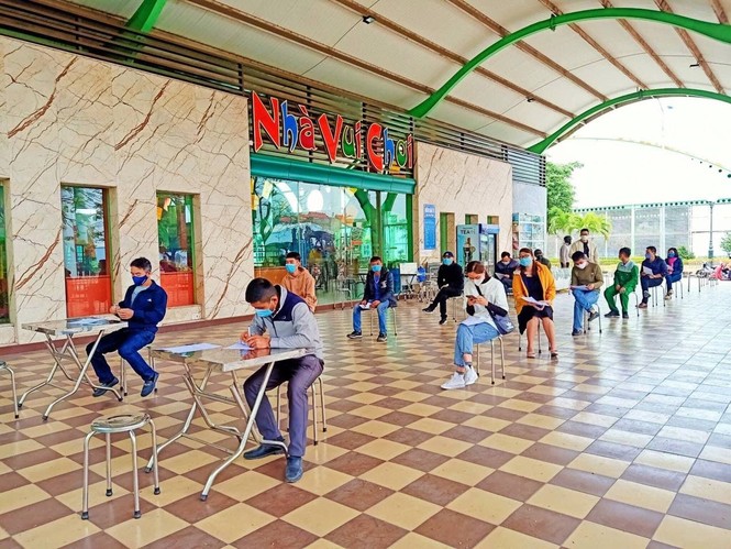 Chủ động phòng chống dịch, tinh thần ứng phó của nhiều doanh nghiệp sau Tết Nguyên đán - ảnh 2