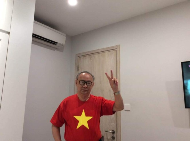Nhà văn có khuôn mặt giống HLV Park Hang- Seo - ảnh 7