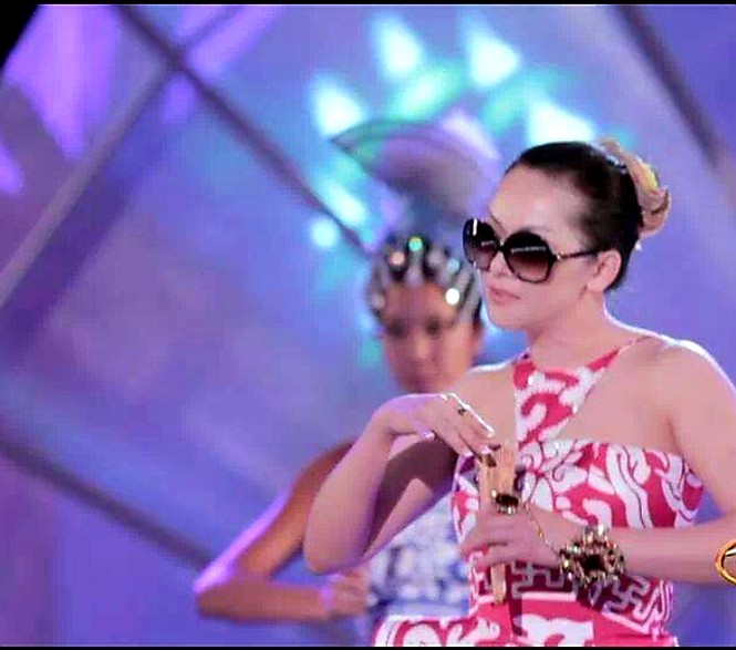 Như Quỳnh mang tiếng “Super chảnh” vì hay đeo kính - ảnh 6