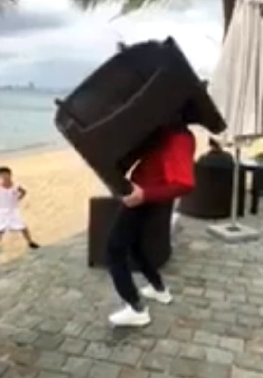 U90 Nguyễn Bảo Sinh: Thi sĩ khỏe dai nhất làng văn chương? - ảnh 2