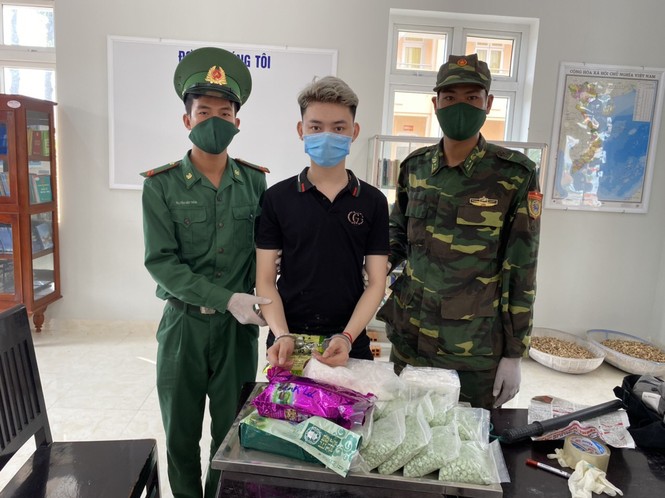 Chốt chặn 10km dọc sông, bắt 6 đối tượng, thu giữ ma túy ‘khủng’ - ảnh 2