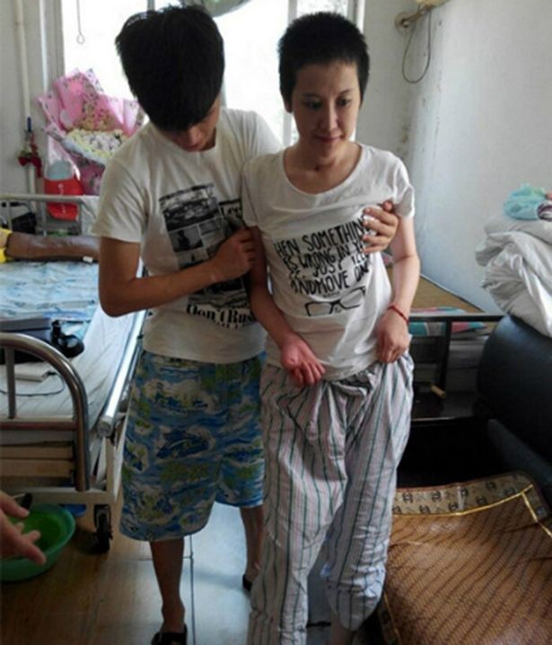 Chuyện chàng trai chăm bạn gái hôn mê lay động cư dân mạng - ảnh 2