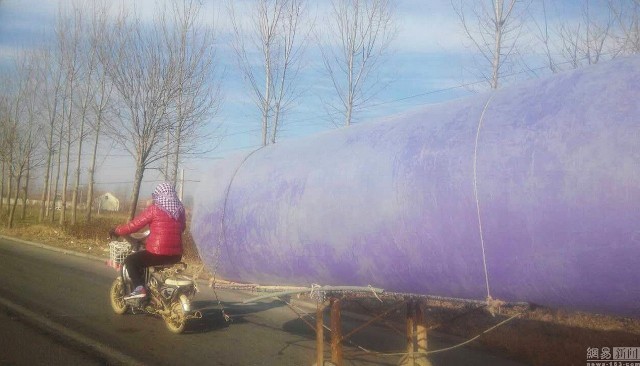 Hết hồn với chiêu mua khí gas bằng… túi nilon để nấu cơm - ảnh 1
