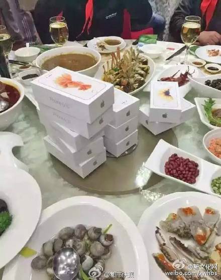 Đại gia tặng bạn học cũ 39 chiếc iPhone 6S... làm kỉ niệm - ảnh 2