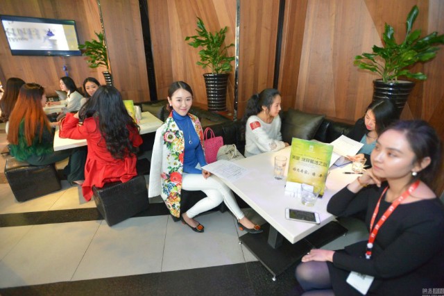 Hơn 2.000 phụ nữ tranh nhau cơ hội hẹn hò tỉ phú Dubai - ảnh 3