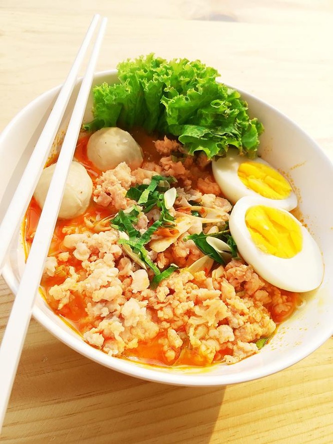 Hội trai đẹp bán... mì gây 'sốt' ở Thái Lan - ảnh 8