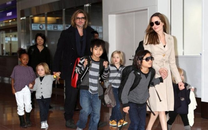 Angelina Jolie đệ đơn ly hôn Brad Pitt, đòi quyền nuôi con - ảnh 1