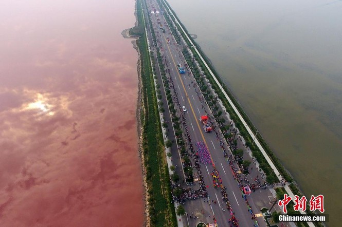 Lạnh người với hồ muối 4.000 năm biến thành 'hồ máu' - ảnh 2